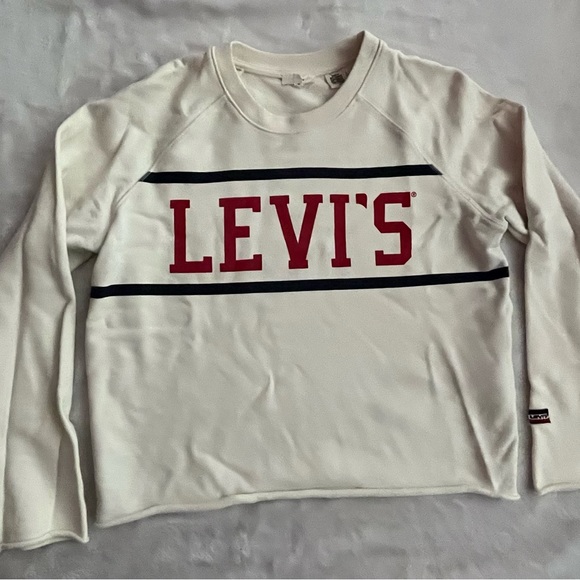Cream Cropped Levi’s Crewneck - Picture 1 of 1